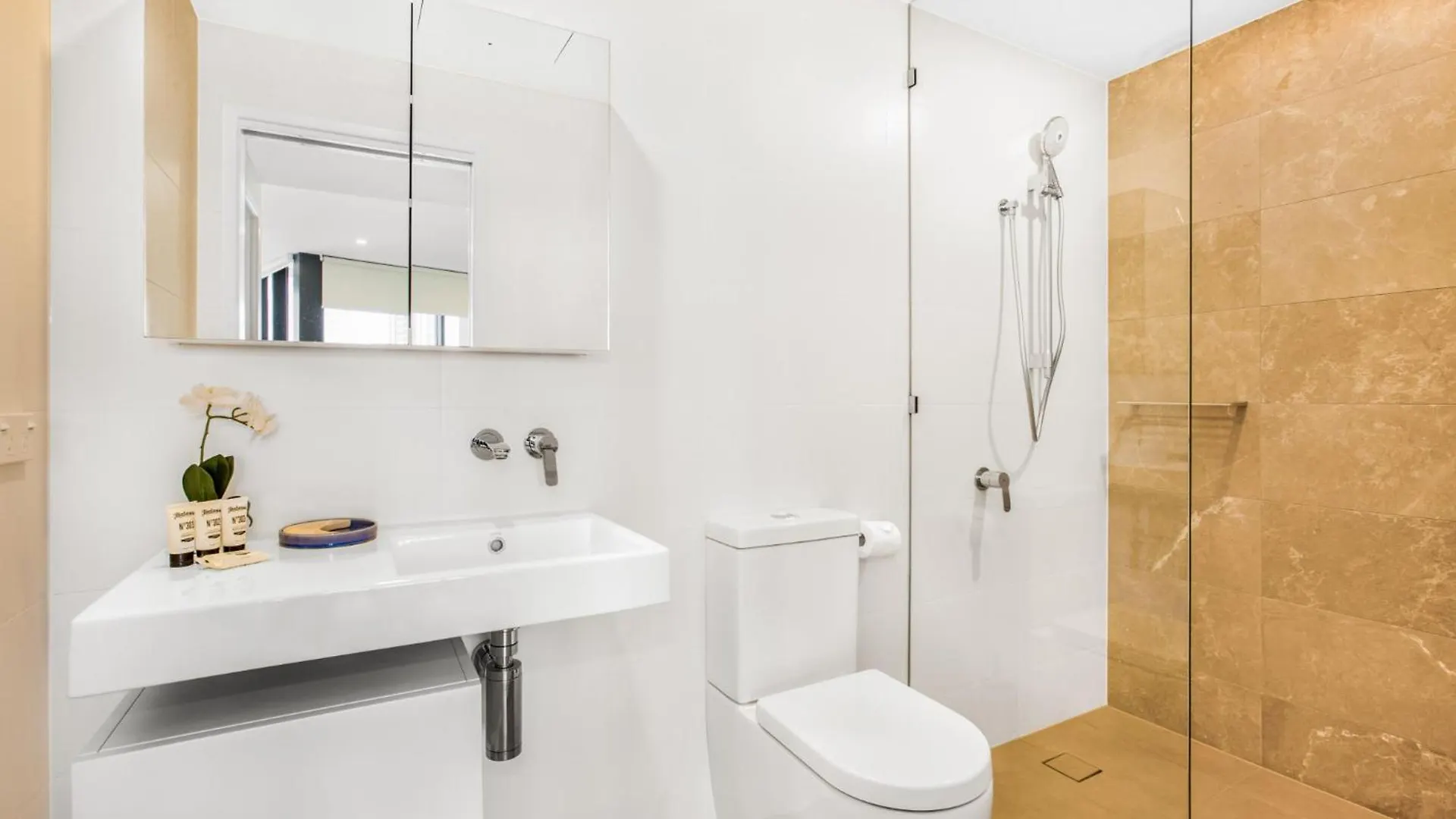 Surfers Paradise 1-Bed With Pool Sauna Gym & Bbq Gold Coast Australia
